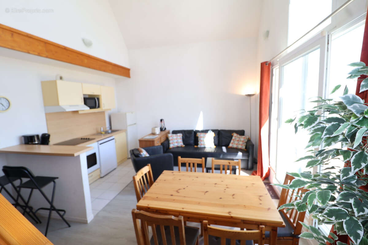 A proximité immédiate de la plage à BERCK-SUR-MER superbe 4 pièces en duplex avec 3ch 2sdb et parking souterra - photo 4