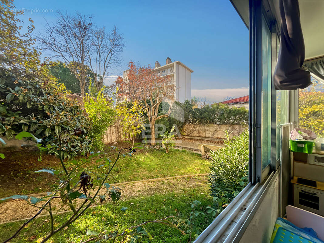 Appartement à MARSEILLE-4E