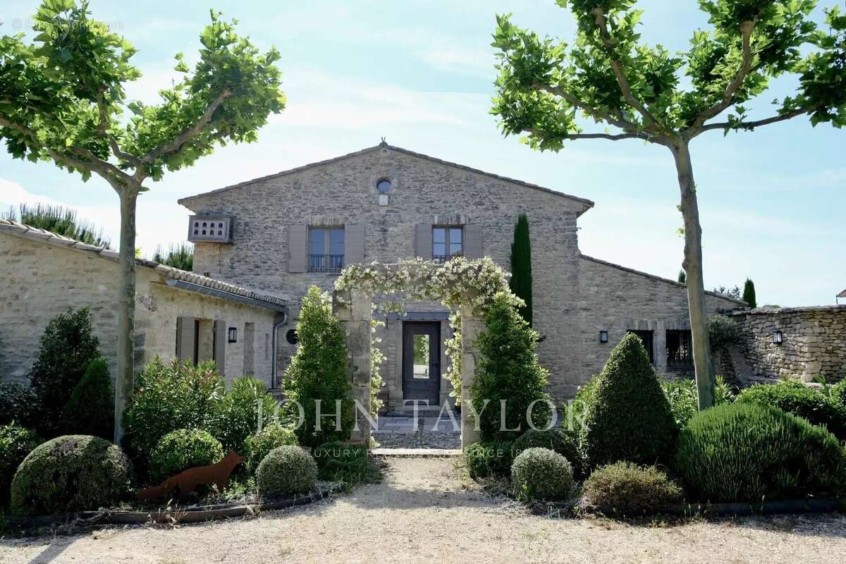Maison à GORDES