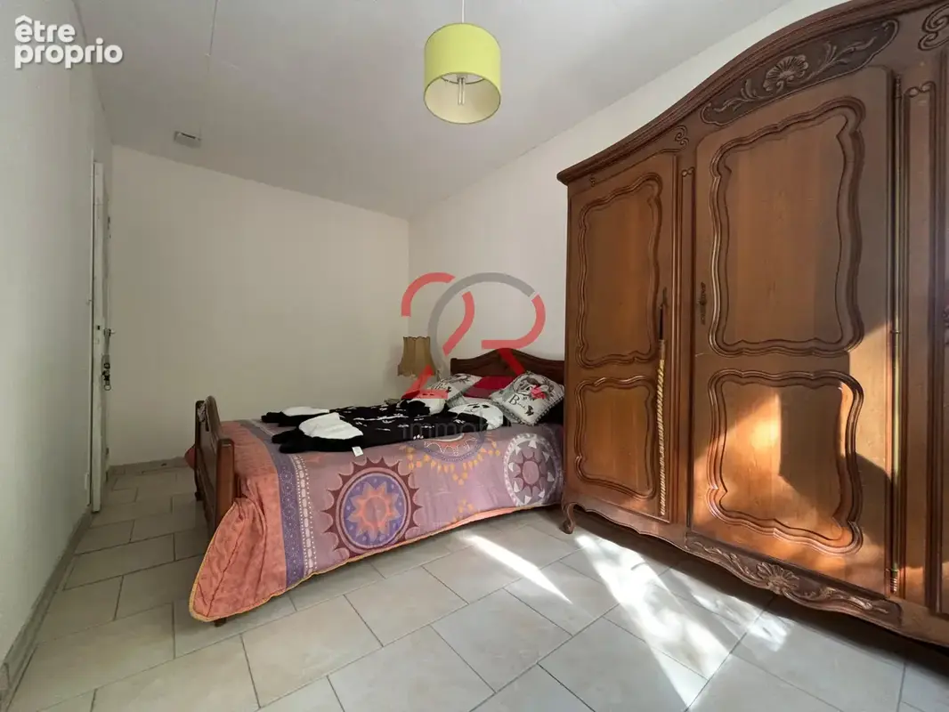 Maison 4 chambres sur 2451 m2 de terrain avec garage de 90 m2 à transformer - photo 7