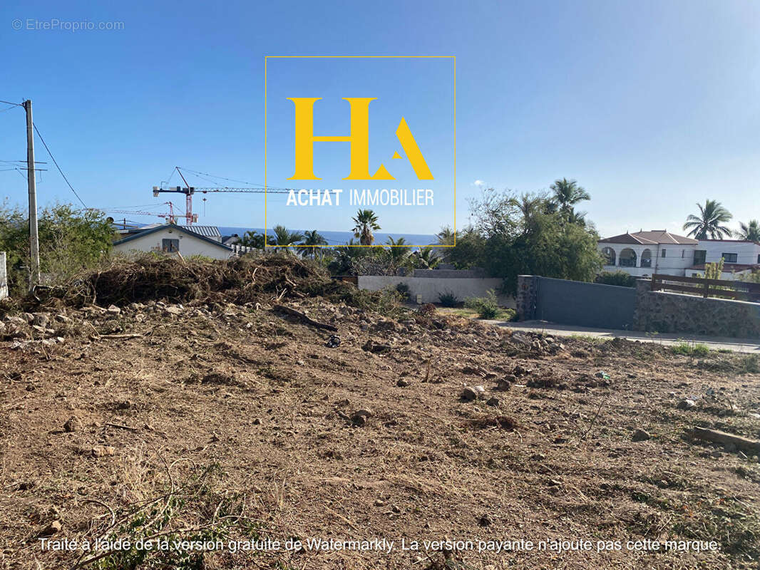 Terrain à LES TROIS-BASSINS