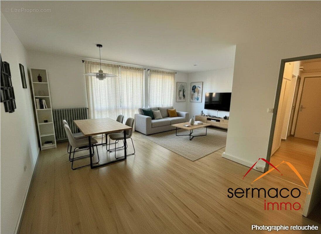 Salon séjour meublé avec l'IA - Appartement à SARREGUEMINES