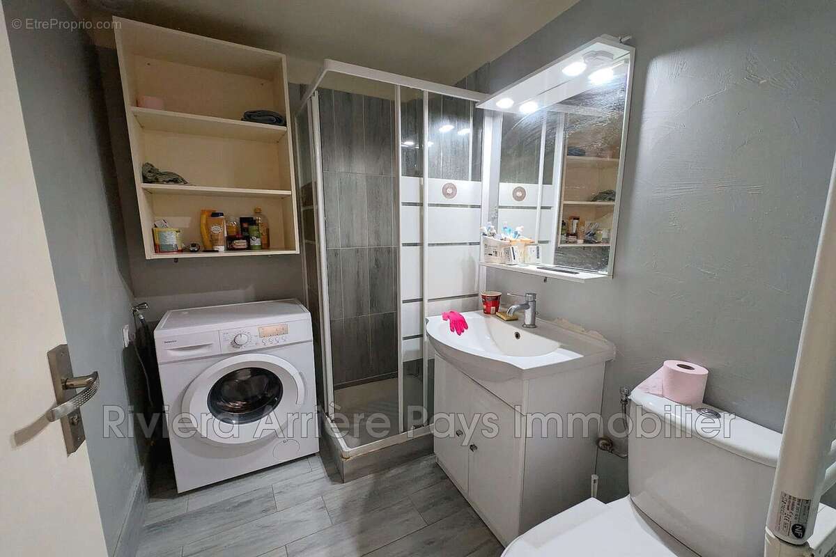 Appartement à PUGET-THENIERS