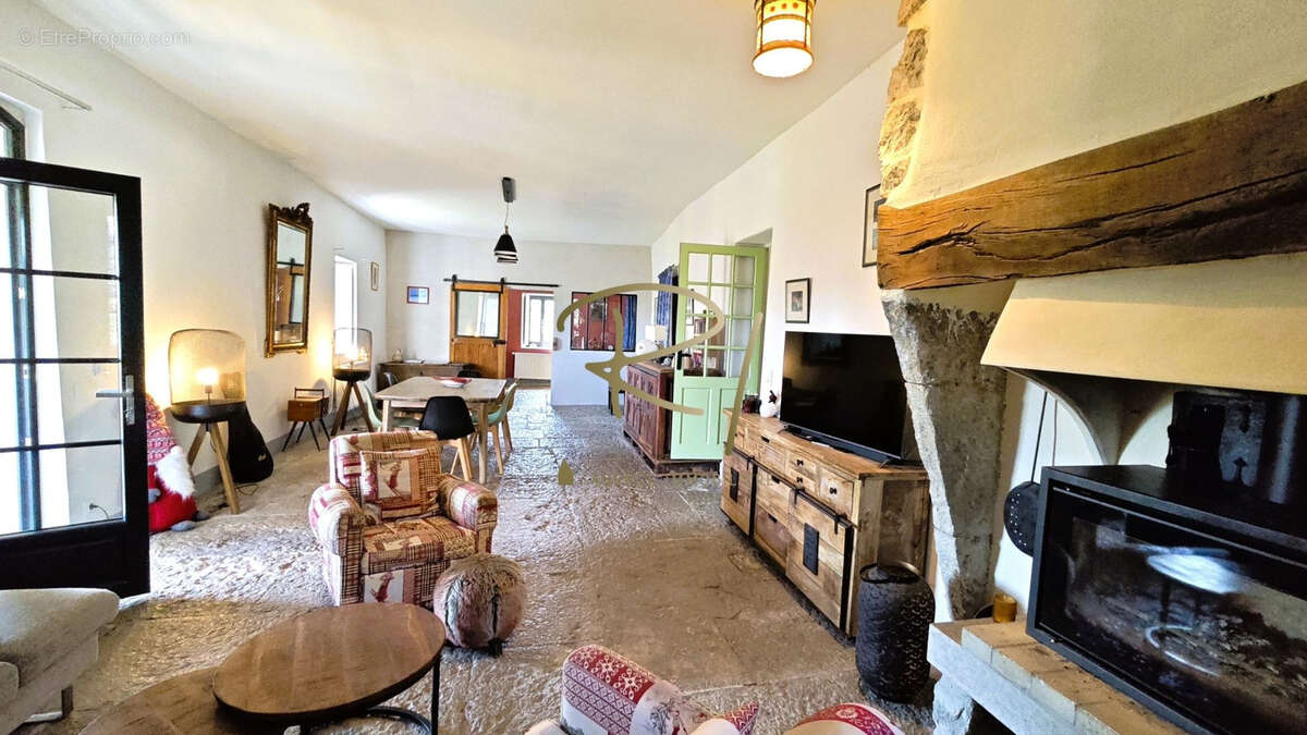 Maison à SAINT-ANDRE-DE-CRUZIERES