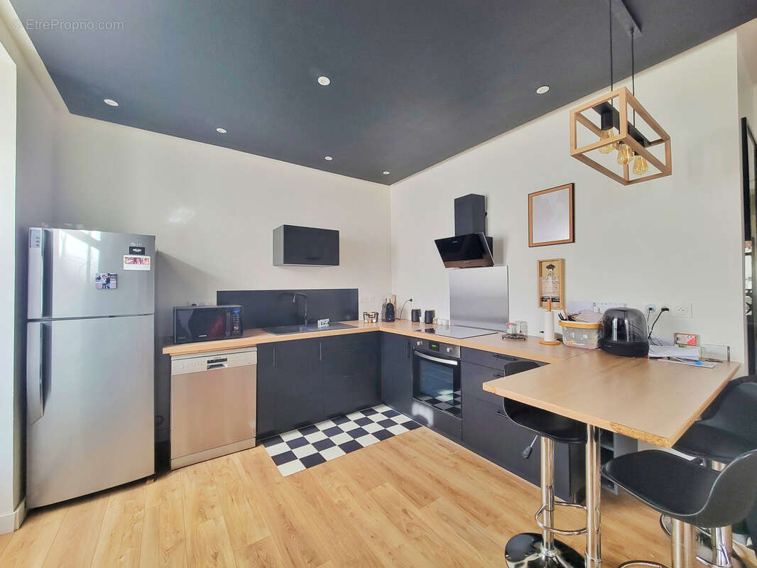 Appartement à PIERRE-BENITE