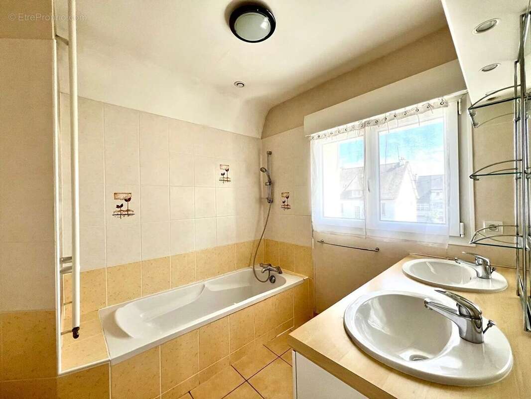 Saint Brieuc Maison de famille de 177 m2 - photo 9