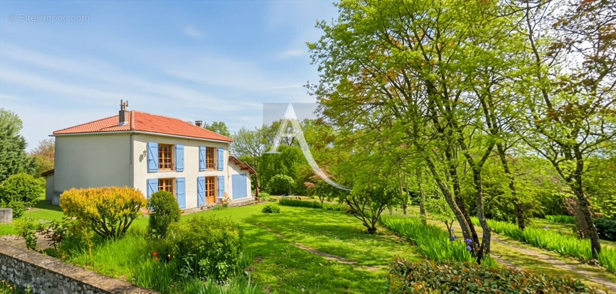 Maison à BELVEZE