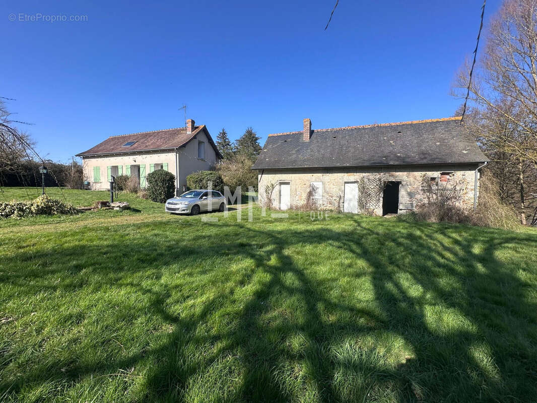 Maison à BEAUMONT-LA-RONCE