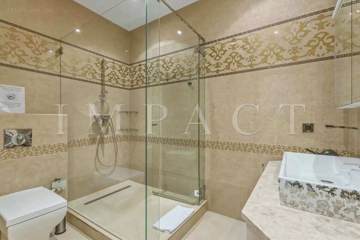 Cannes Croisette Grand Hotel Appartement 5 Pièces à Vendre - photo 15