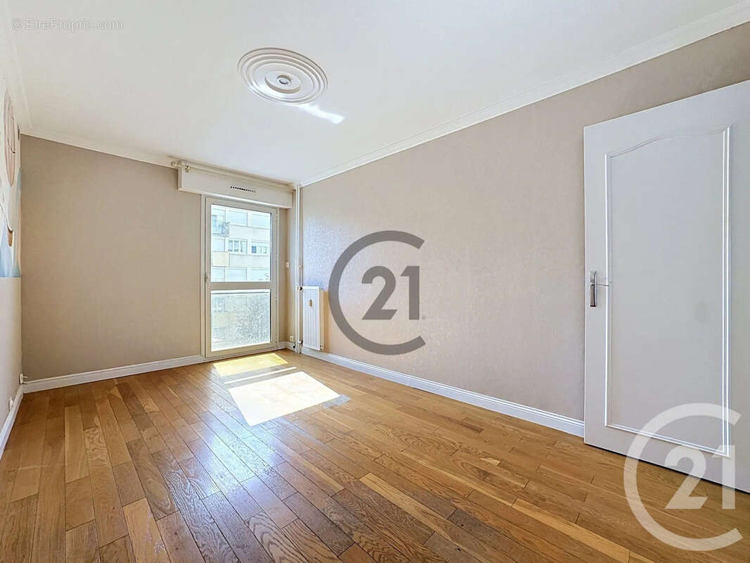 Appartement 107 m² à Reims  - photo 8