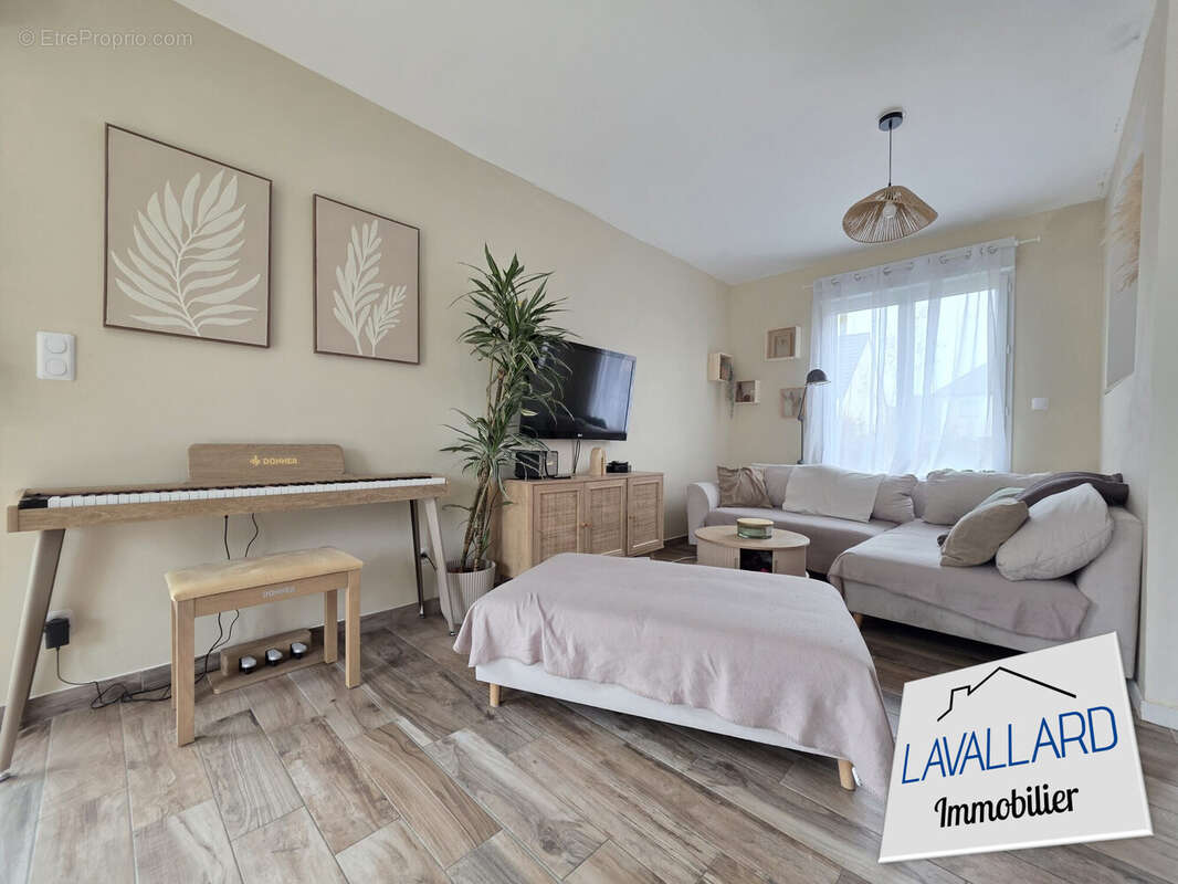 Maison à VERS-SUR-SELLES