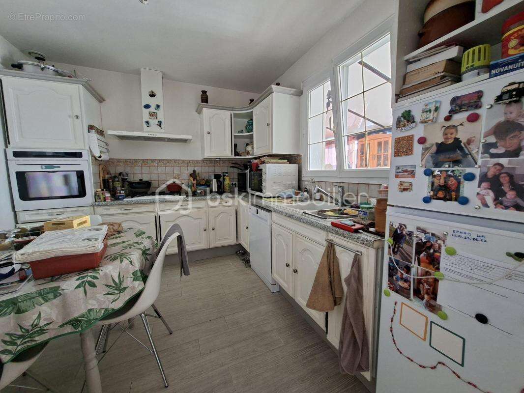 Maison avec grand sous sol et dependances - photo 7