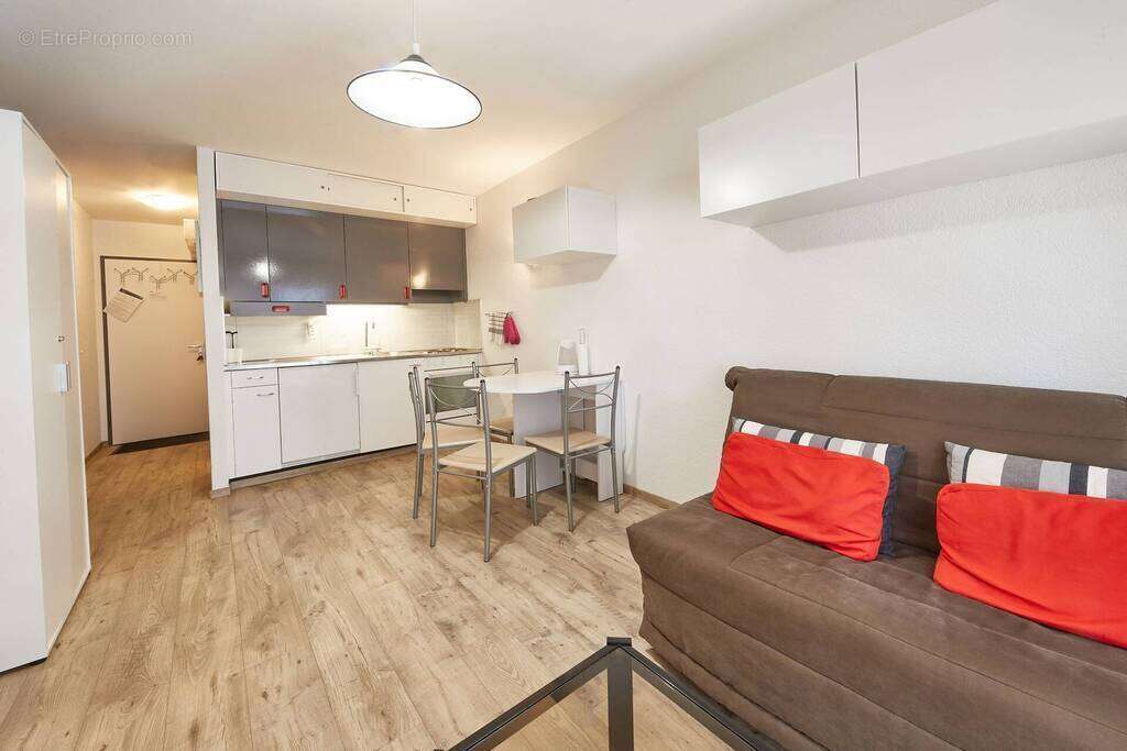 Appartement à BAR