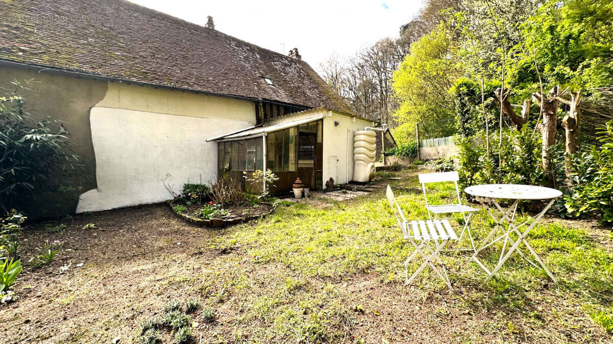 Maison à SAINT-VICTOR-DE-BUTHON