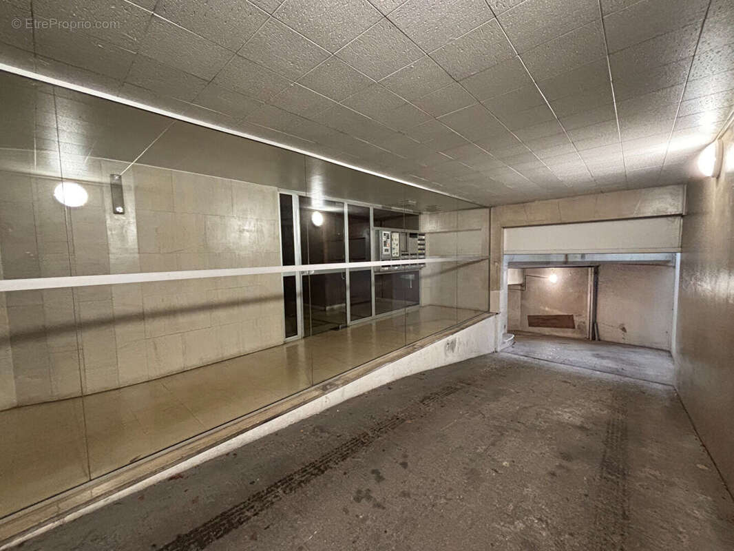 Parking à PARIS-14E