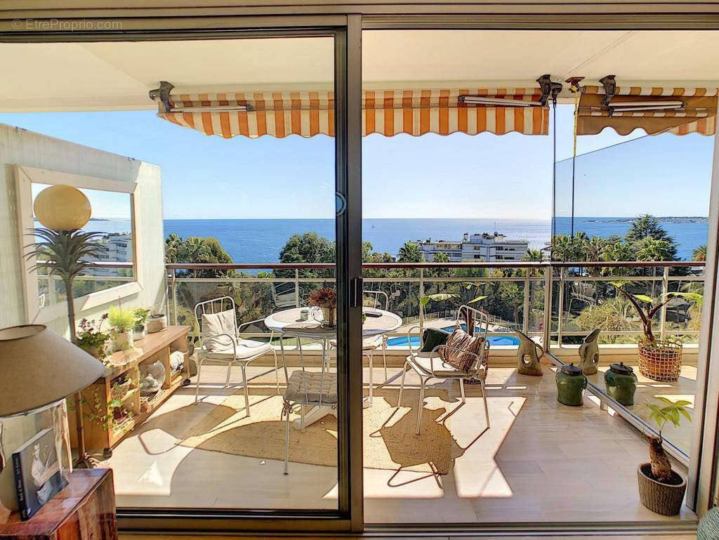 Appartement à VALLAURIS