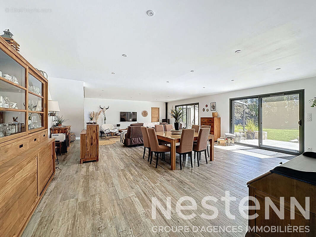 Maison à SAINT-MARTIN-DE-CRAU