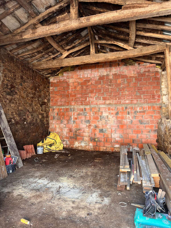AIZENAY, maison en pierres 4 chbres entièrement rénovée + GRANGE - photo 16