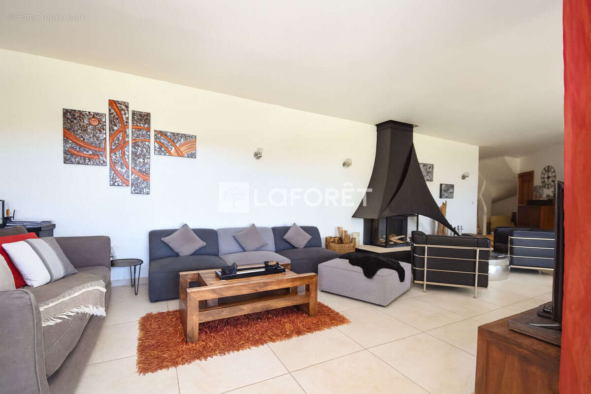 Maison à MONTAUROUX