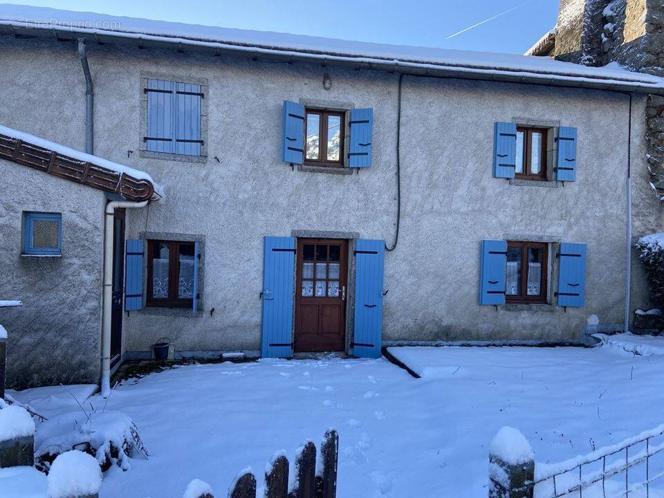 Maison à CHATEL-MONTAGNE
