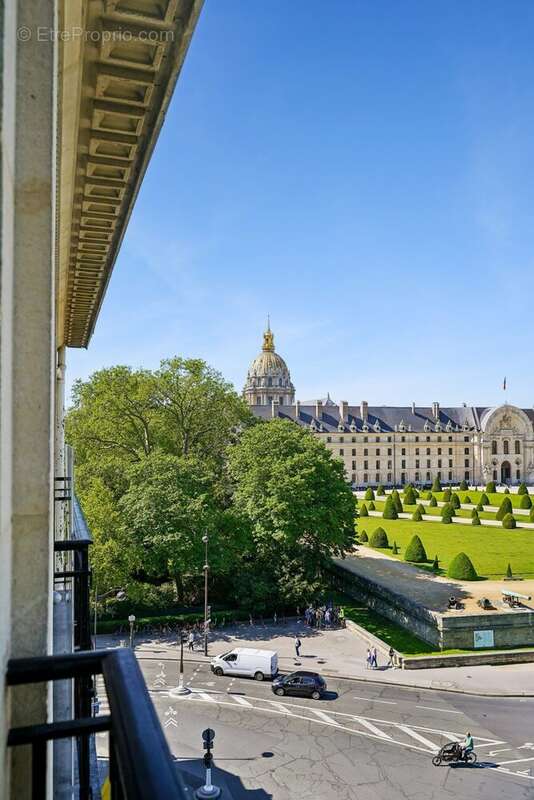 Appartement à PARIS-7E
