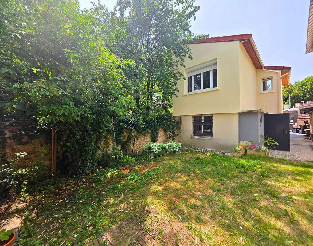 Maison à LE PERREUX-SUR-MARNE