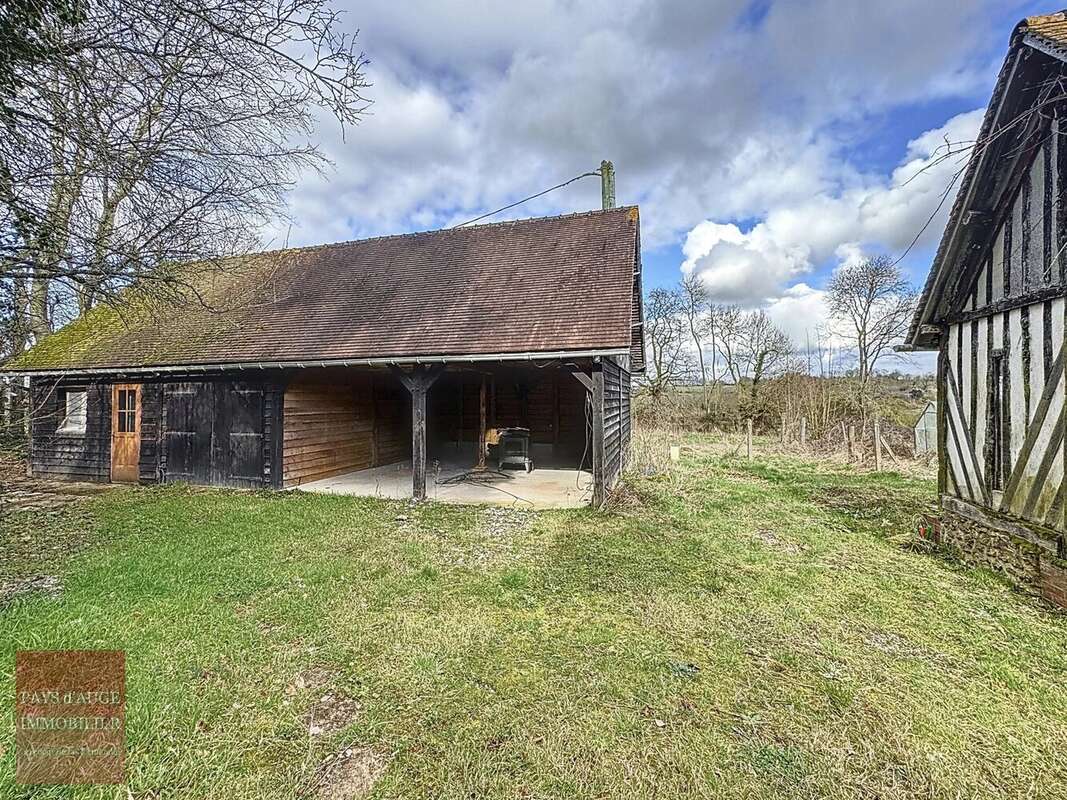 Maison à SAINT-GEORGES-EN-AUGE