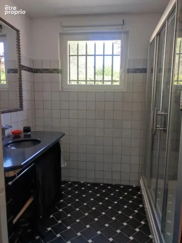 Maison de maçon de 217 m² sur 1 542 m² - photo 4