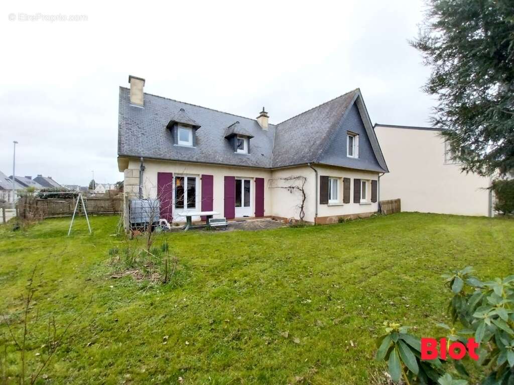 Maison à LA CHAPELLE-DES-FOUGERETZ