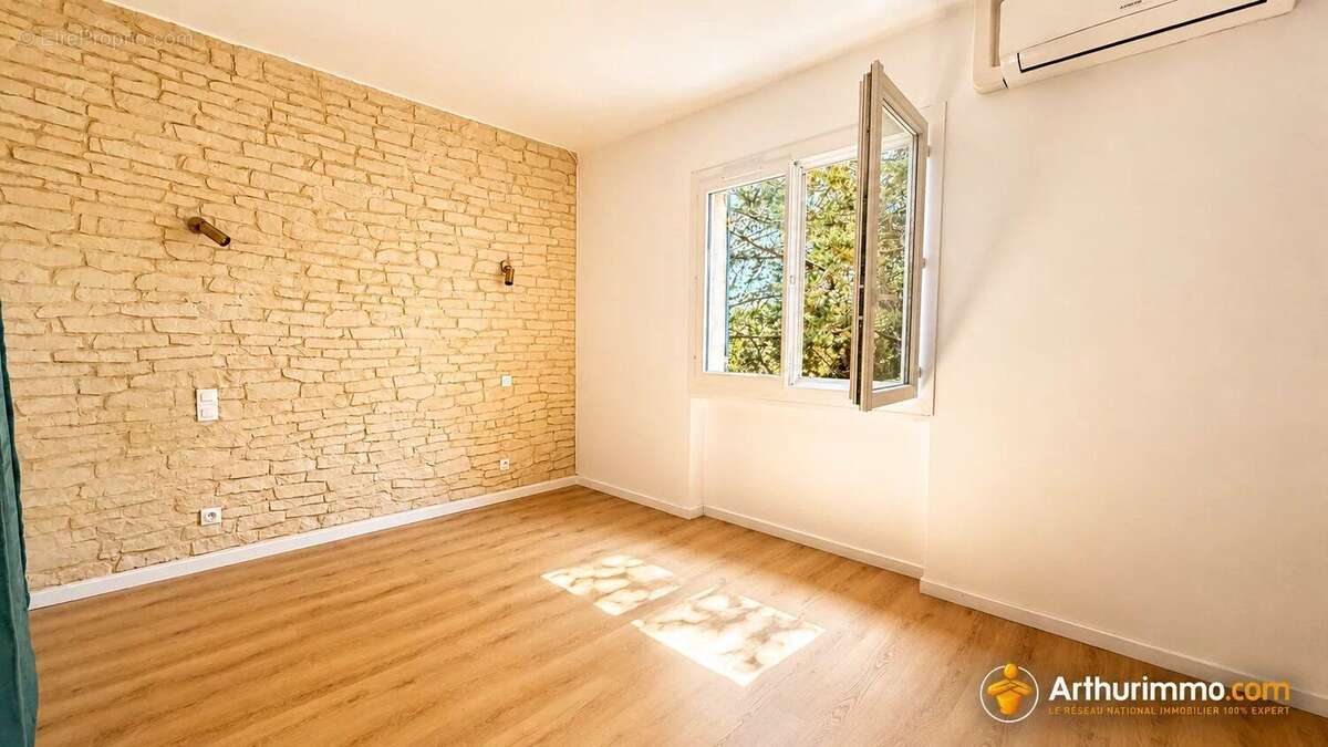 Maison à POURRIERES