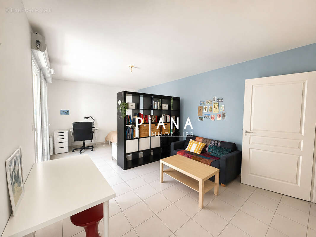 Appartement à MARSEILLE-1E