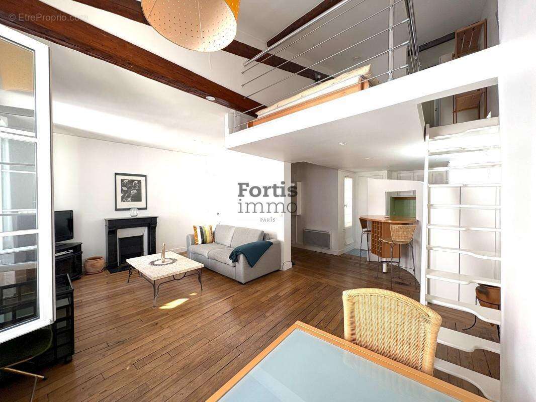 Appartement à PARIS-7E