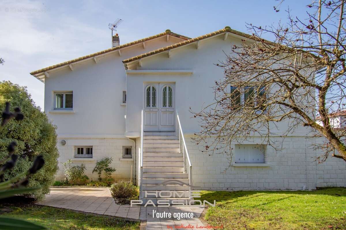 Maison à VAUX-SUR-MER