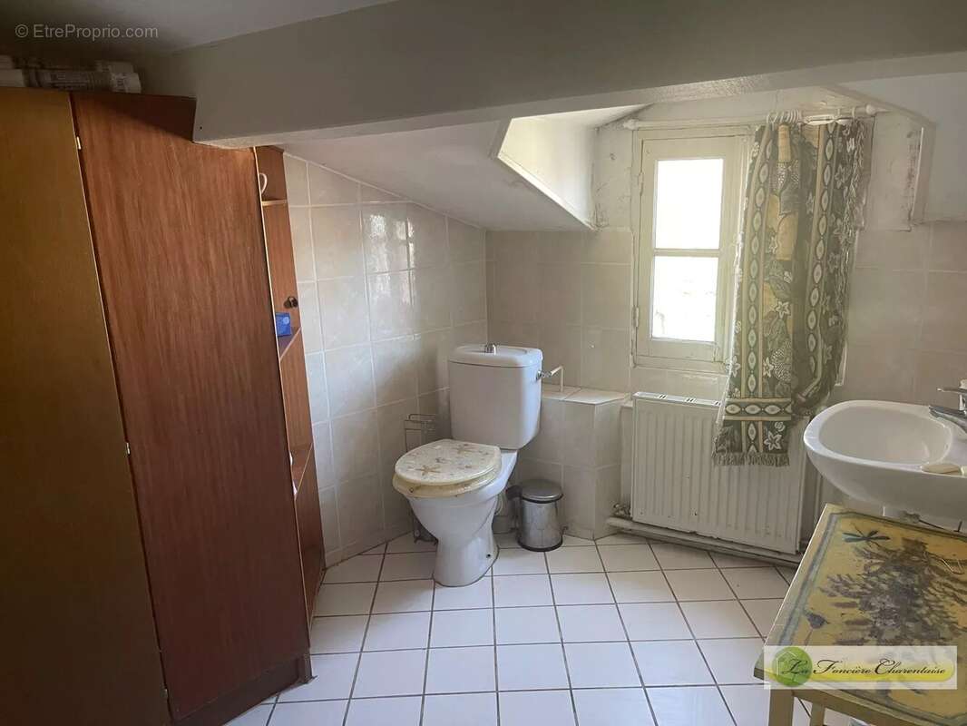 Maison à AIGRE
