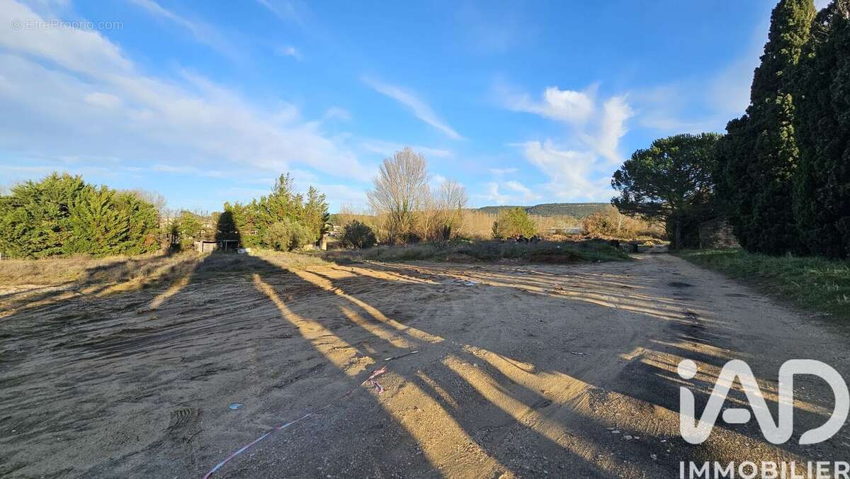 Terrain 2628 m² à Tresques  - photo 2
