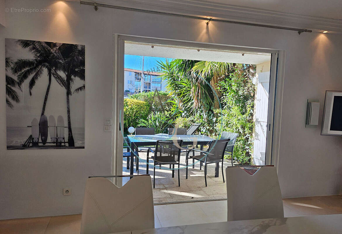 Appartement à COGOLIN