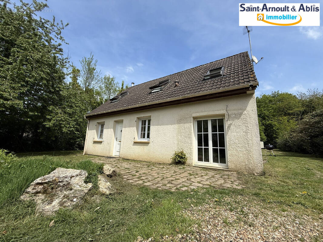 Maison à MONDONVILLE-SAINT-JEAN