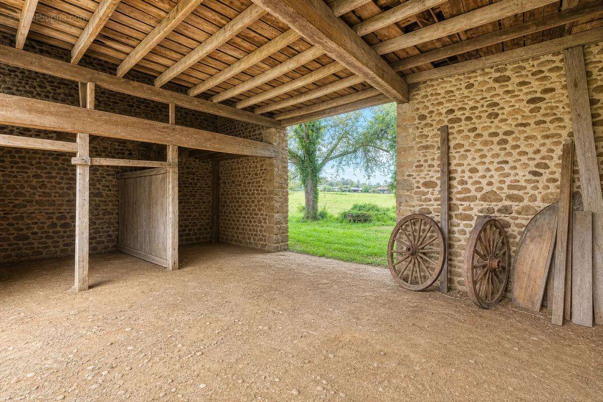 Maison de 13 pièces de 223 m² à Ozon - photo 25
