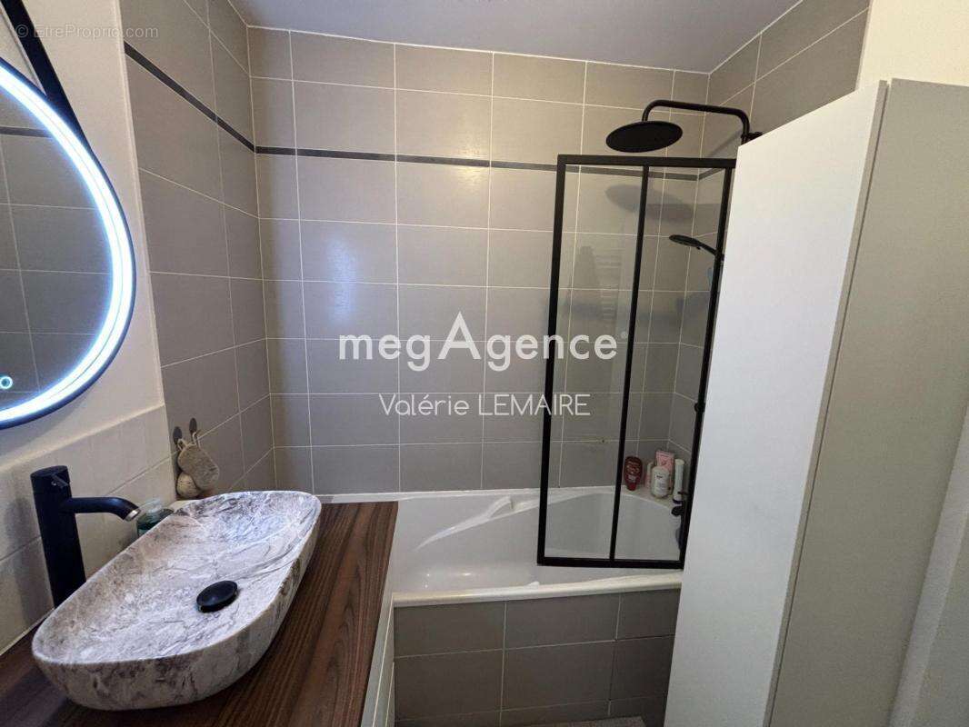 Appartement à GRISY-SUISNES