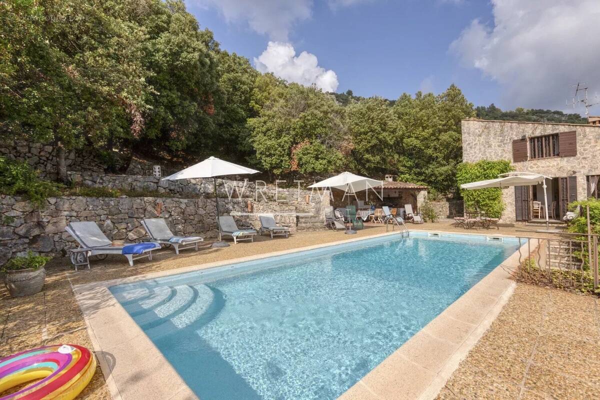 Maison à TOURRETTES-SUR-LOUP