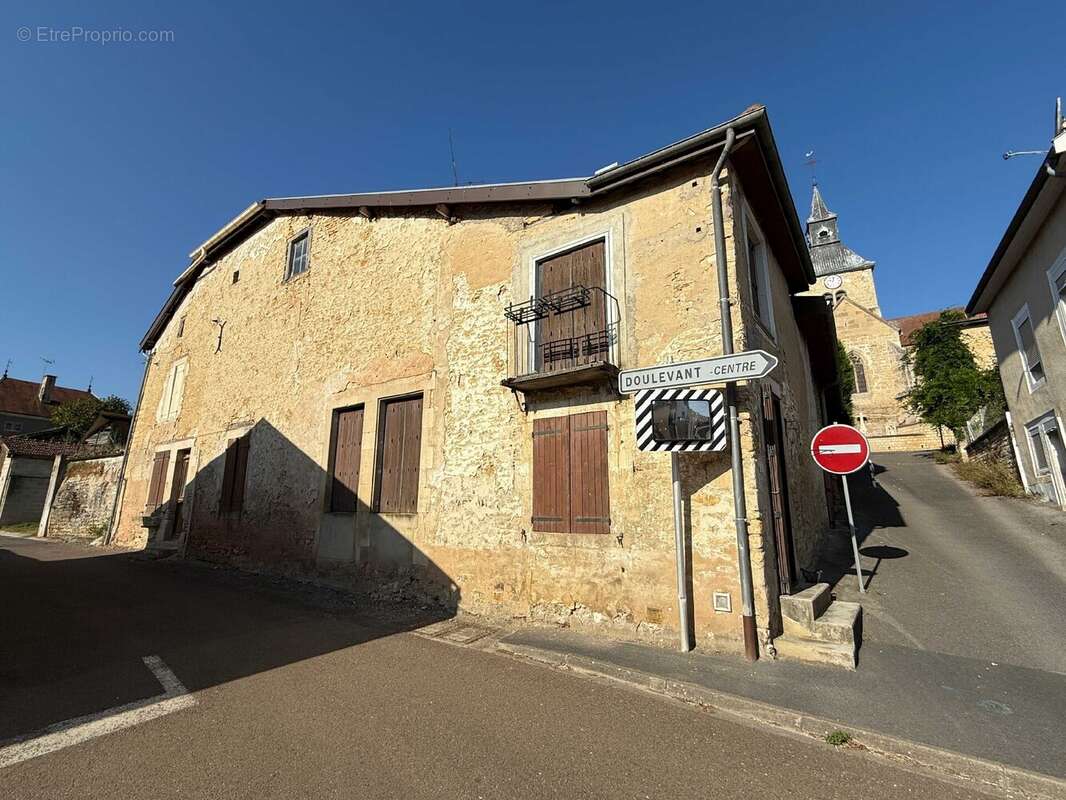 Maison à DOULEVANT-LE-CHATEAU