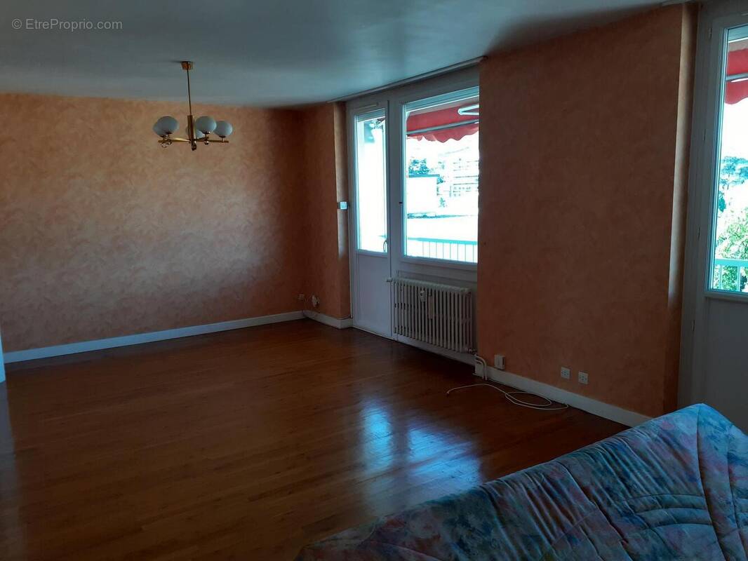 Photo 1 - Appartement à SAINT-CHAMOND