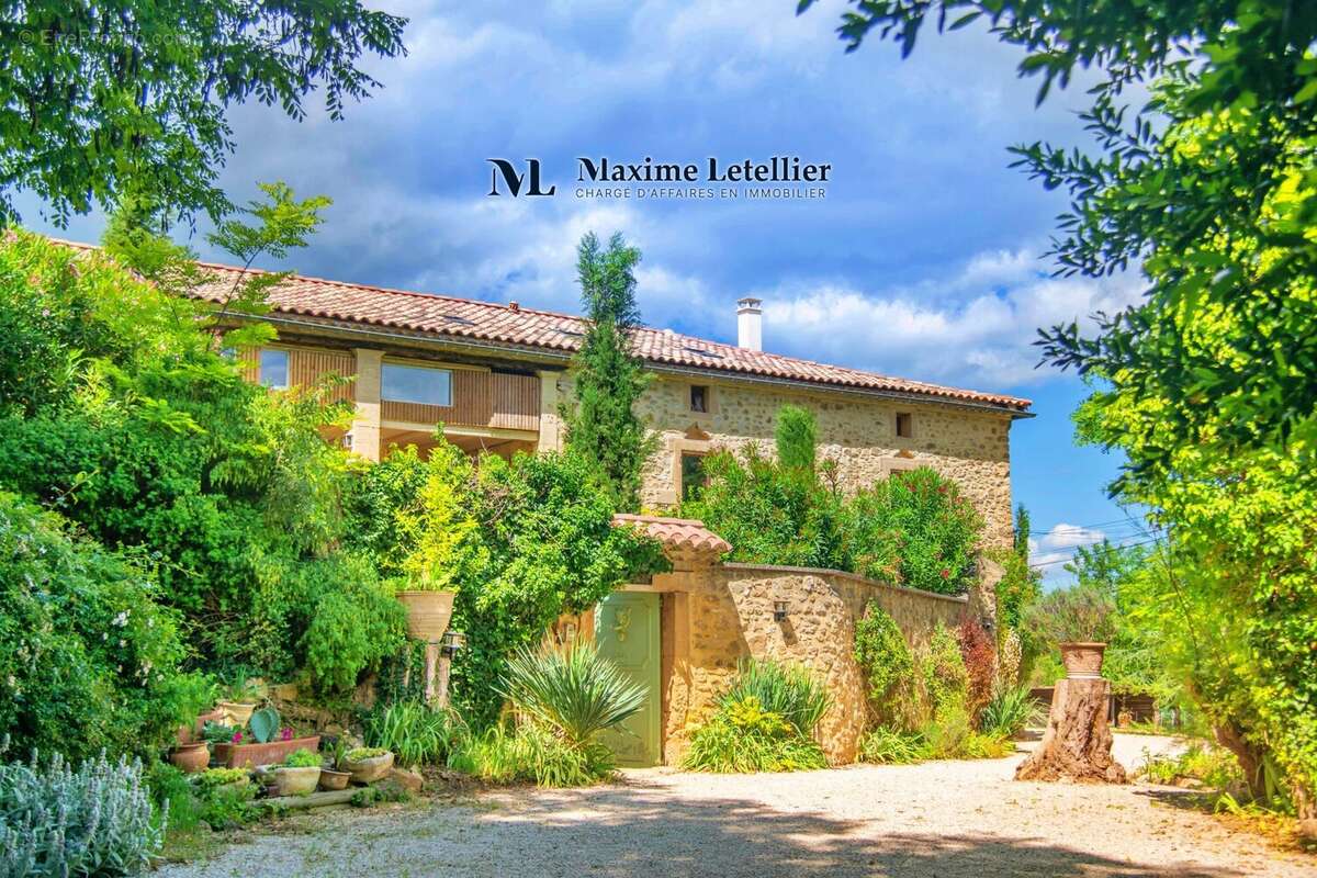 Maison 27 pièces 668 m² à vendre à Sabran (30200) - photo 4