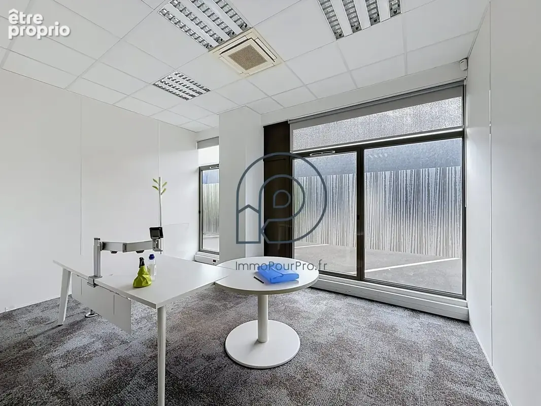 Commerce 300 m² à vendre à La Chapelle-D'armentieres (59930) - photo 4