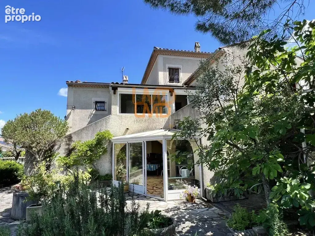 Spacieuse maison familiale de 6 pièces avec piscine et terrain a - photo 13