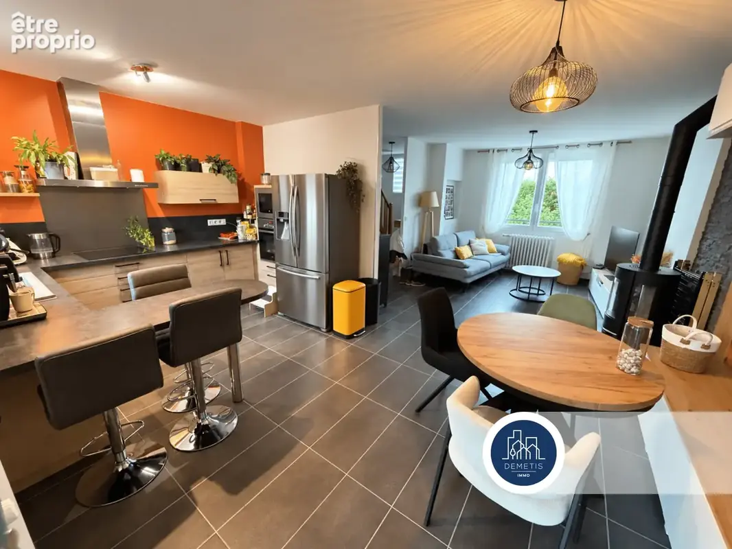 COUP DE CŒUR   Maison rénovée avec jardin & garage - Riffaudières - photo 2