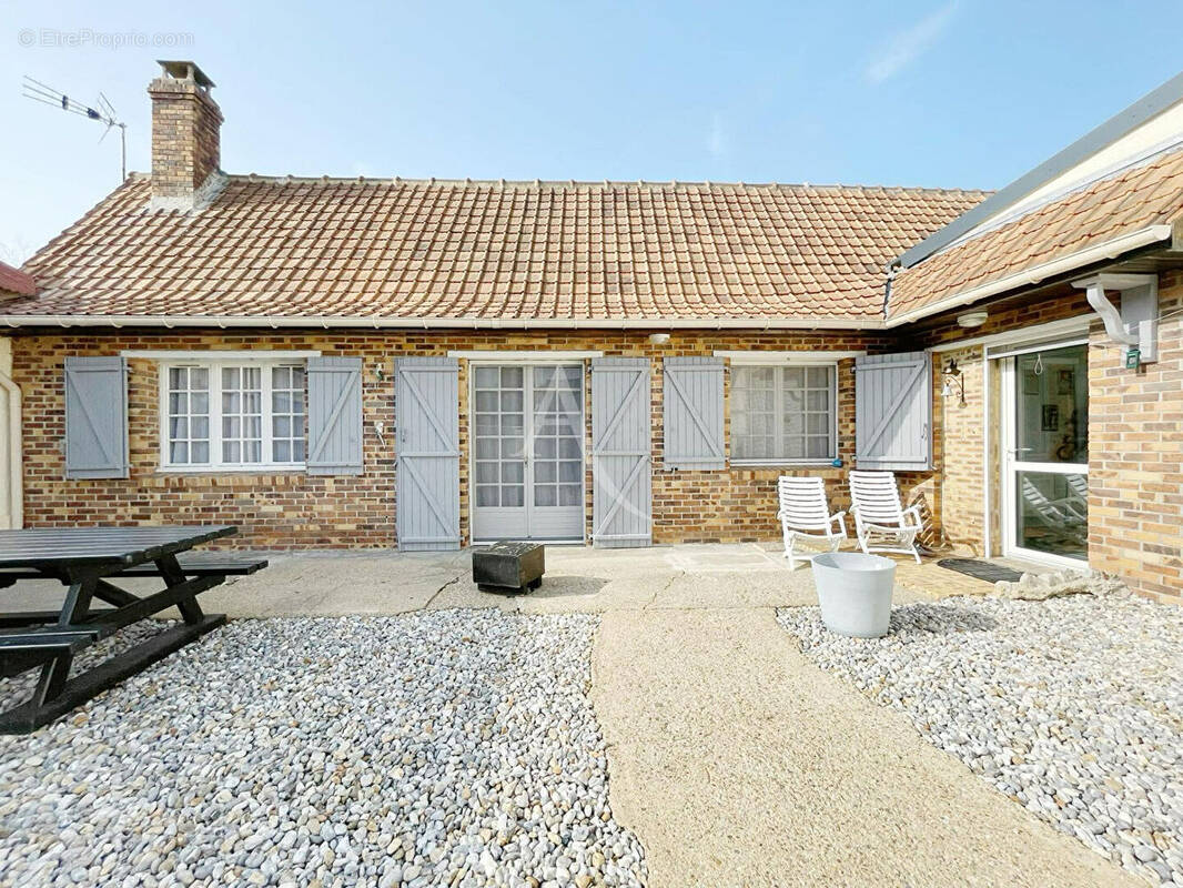 Maison à PONTHOILE