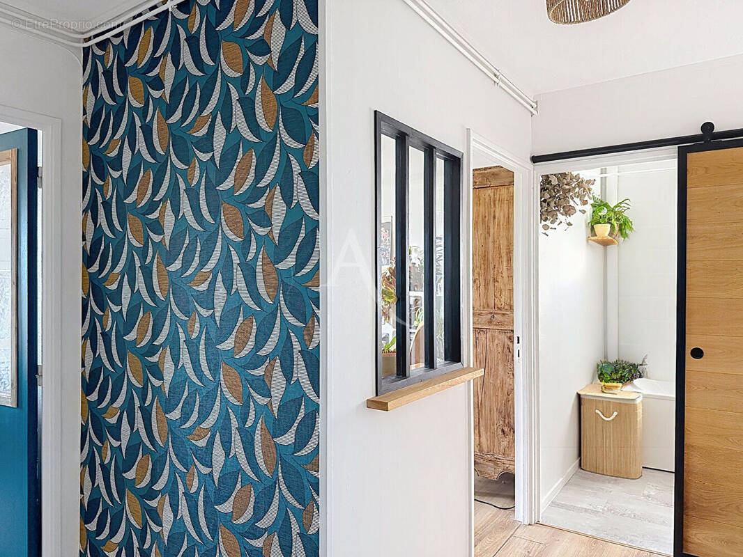 Appartement à LES PONTS-DE-CE