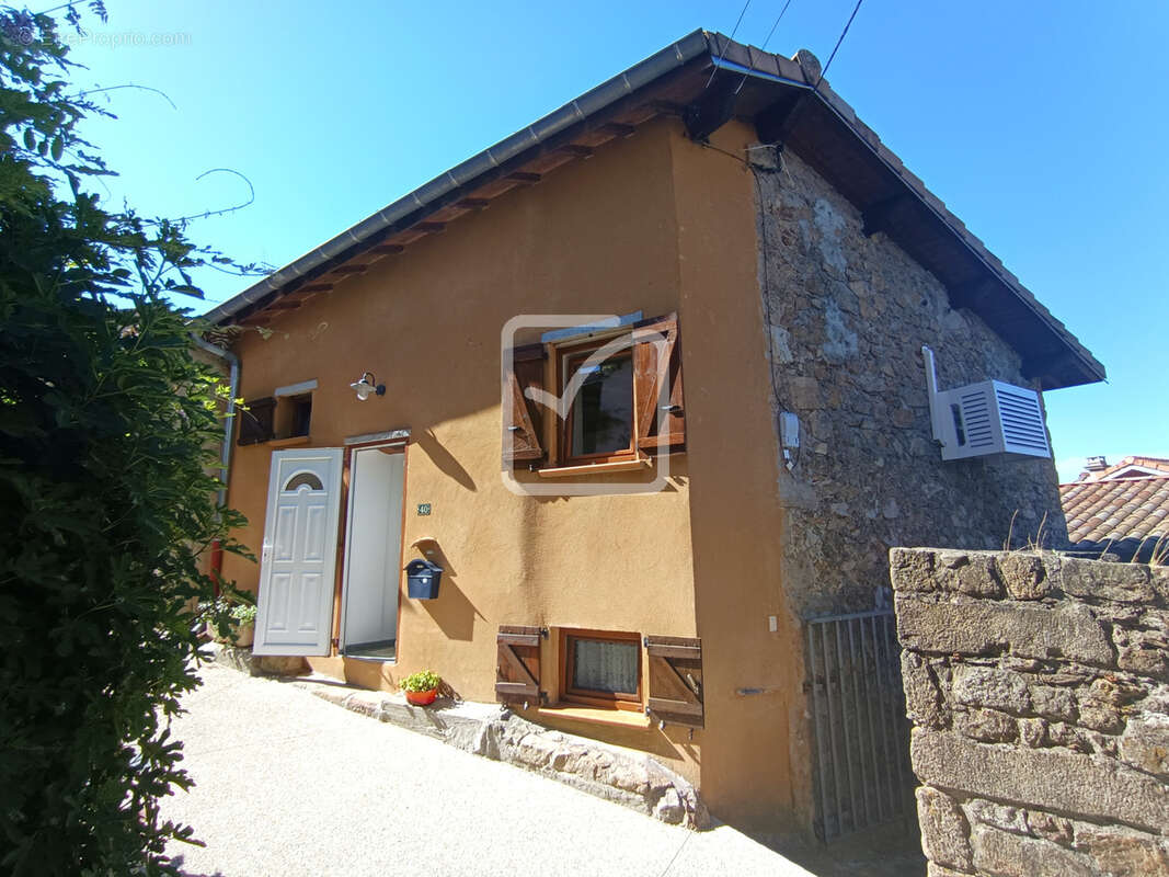 Maison de village rénovée avec terrasse et terrain non attenant - photo 3