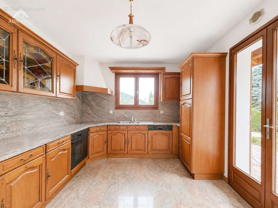 Maison à THOIRY